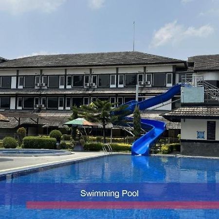 Hotel Parama Puncak Esterno foto