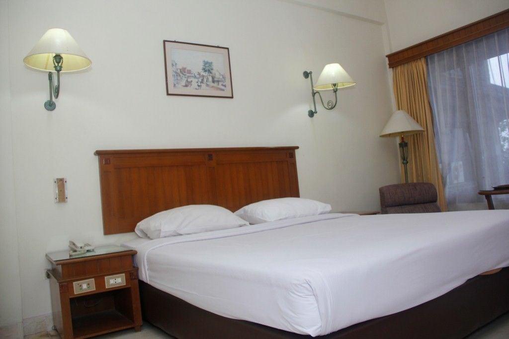 Hotel Parama Puncak Esterno foto