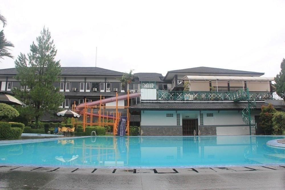 Hotel Parama Puncak Esterno foto