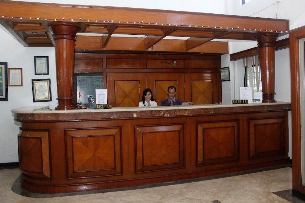 Hotel Parama Puncak Esterno foto