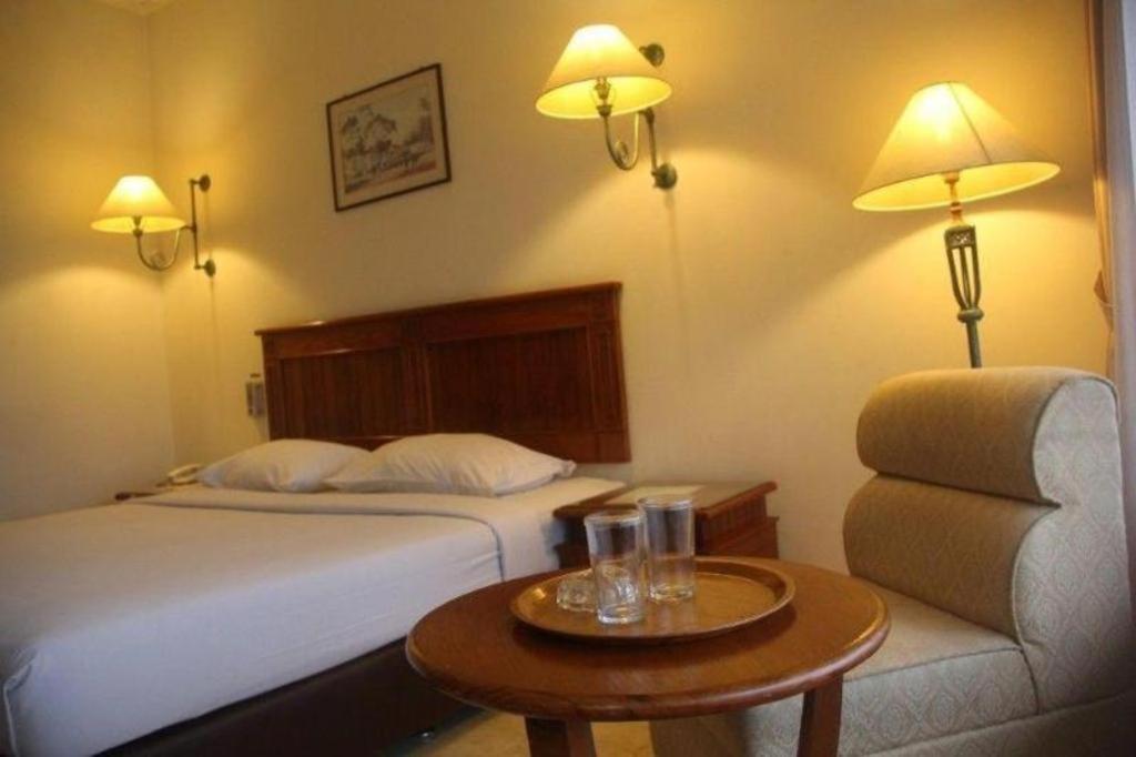 Hotel Parama Puncak Esterno foto