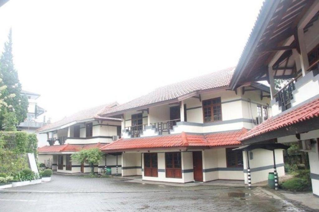 Hotel Parama Puncak Esterno foto