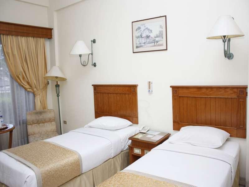 Hotel Parama Puncak Esterno foto