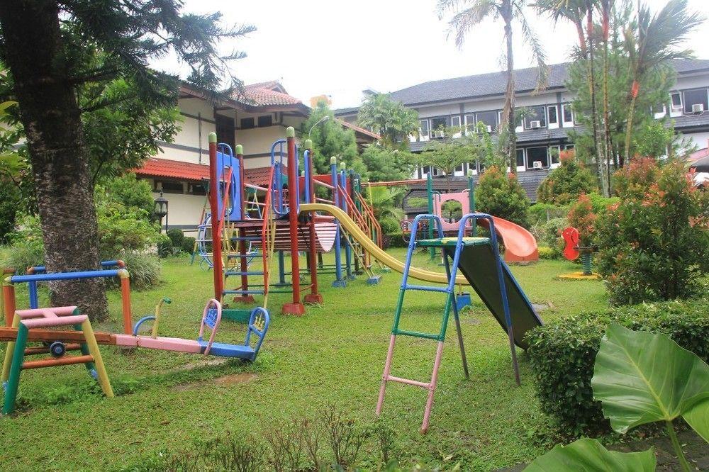 Hotel Parama Puncak Esterno foto