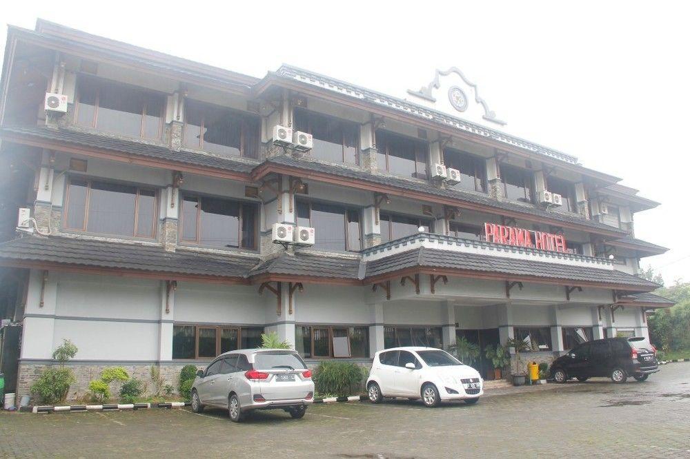 Hotel Parama Puncak Esterno foto