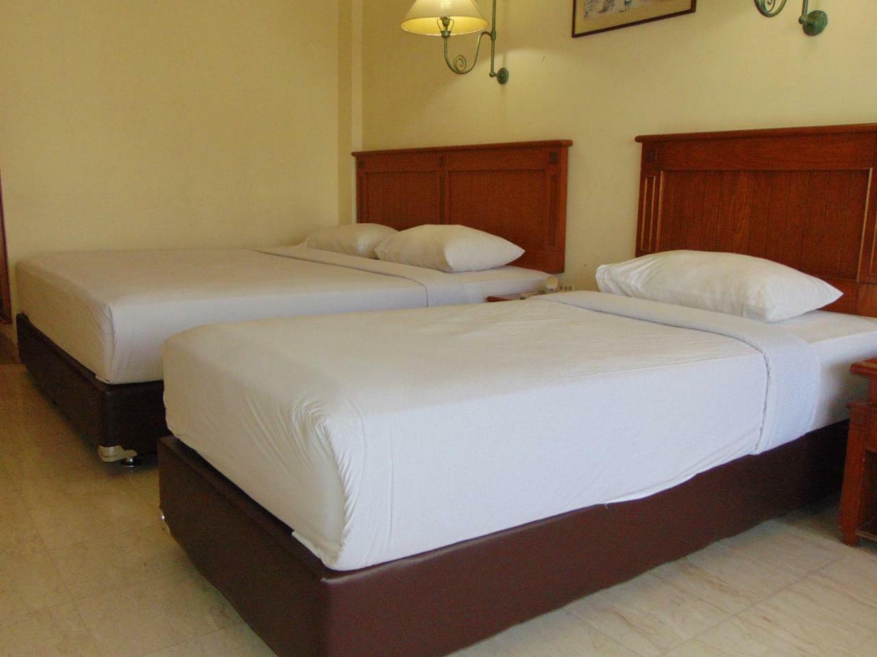Hotel Parama Puncak Esterno foto